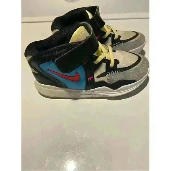 NIKE KYLIE infinity se basketball sneakers‎ boys Sz 10 - Picture 2 of 5